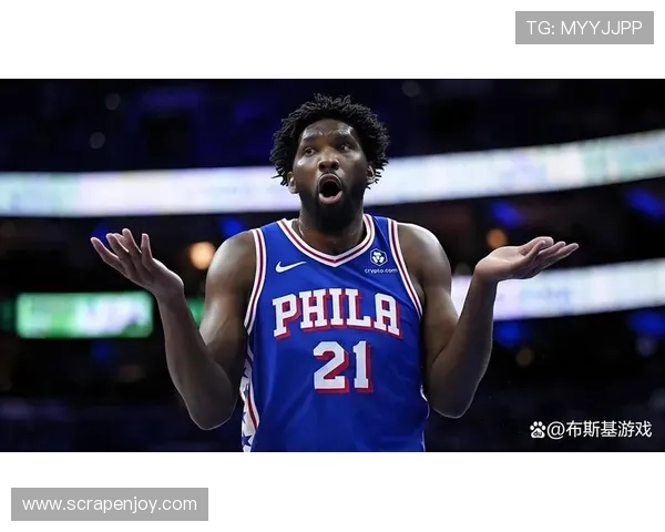 恩比德居然带狗狗进训练馆了？这待遇也太宠上天了吧！