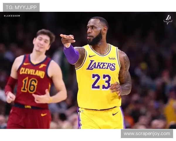 普里查德无球跑位对换防制造空位三分拉开空间