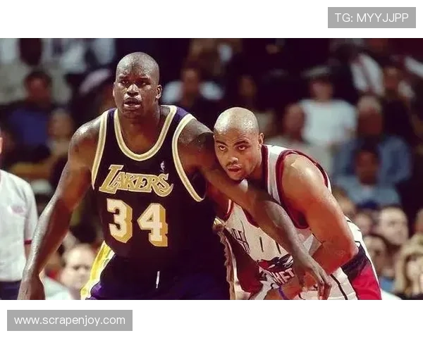 查尔斯·巴克利篮下强攻提升球队内线效率明显优于同时代大个子